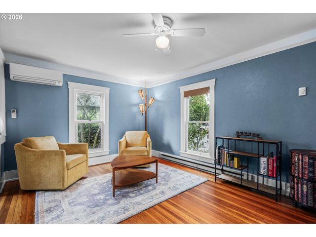 428 5TH St, Springfield, OR 97477