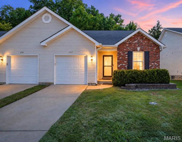 1717 Lexington Place, Herculaneum, MO 63048