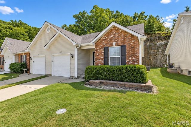 1717 Lexington Place, Herculaneum, MO 63048