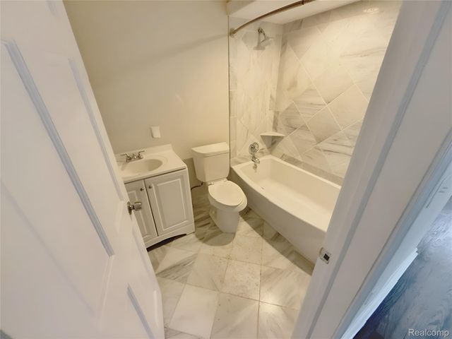 10426 Stark Road, Livonia, MI 48150