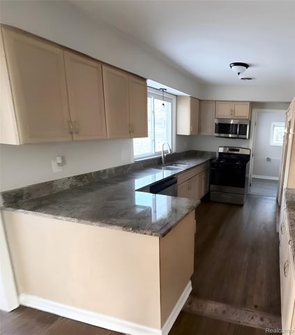 10426 Stark Road, Livonia, MI 48150