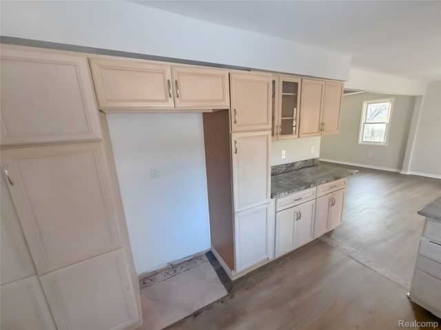 10426 Stark Road, Livonia, MI 48150