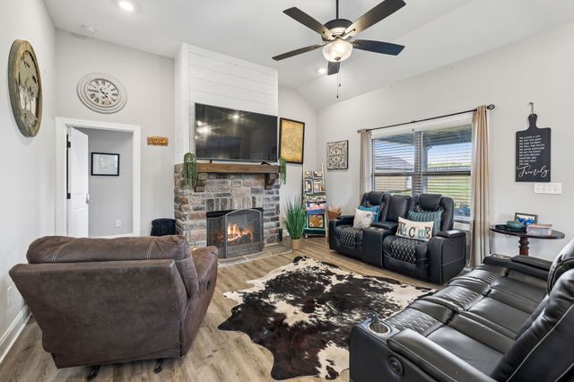 2743 W County Farm Rd, Springfield, TN 37172