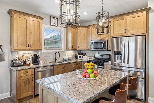 2743 W County Farm Rd, Springfield, TN 37172