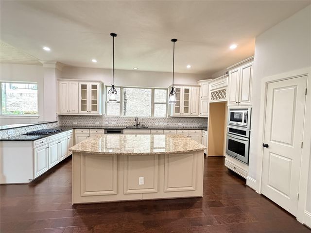 6806 Auburn Sands Drive, Spring, TX 77389