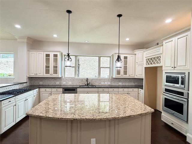 6806 Auburn Sands Drive, Spring, TX 77389