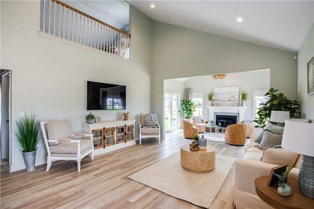 6137 Caleb Ct Court, Farmington, NY 14425