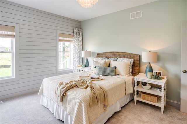 6137 Caleb Ct Court, Farmington, NY 14425