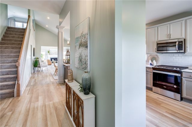 6137 Caleb Ct Court, Farmington, NY 14425