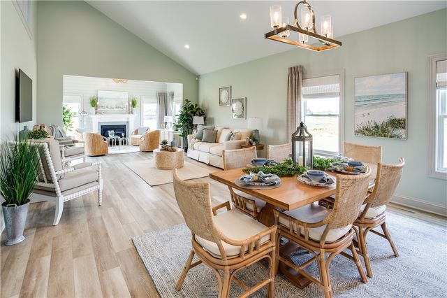 6137 Caleb Ct Court, Farmington, NY 14425