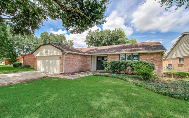 11223 Voltaire Drive, Houston, TX 77065