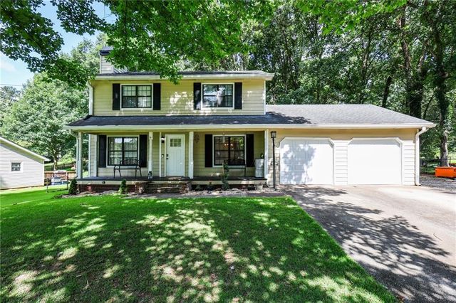 3129 N Woods Trail, Douglasville, GA 30135