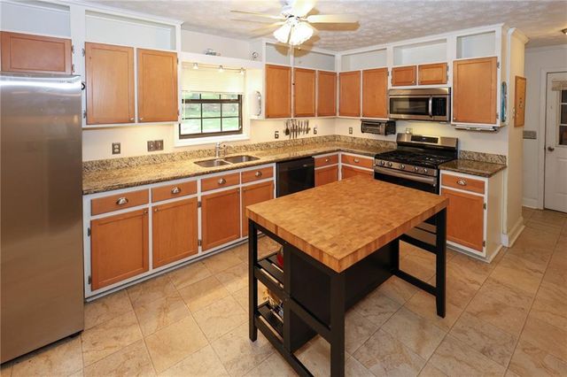 3129 N Woods Trail, Douglasville, GA 30135