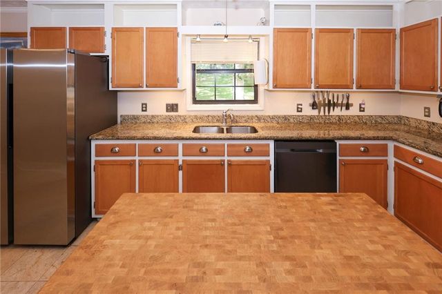 3129 N Woods Trail, Douglasville, GA 30135
