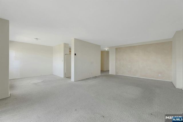 2000 Linwood Avenue 15 H, Fort Lee, NJ 07024