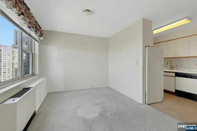 2000 Linwood Avenue 15 H, Fort Lee, NJ 07024
