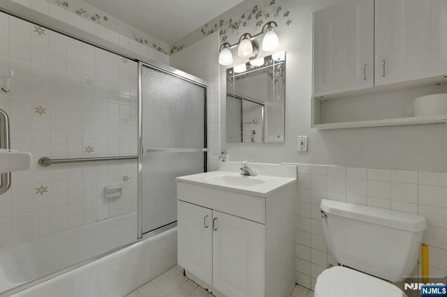 2000 Linwood Avenue 15 H, Fort Lee, NJ 07024