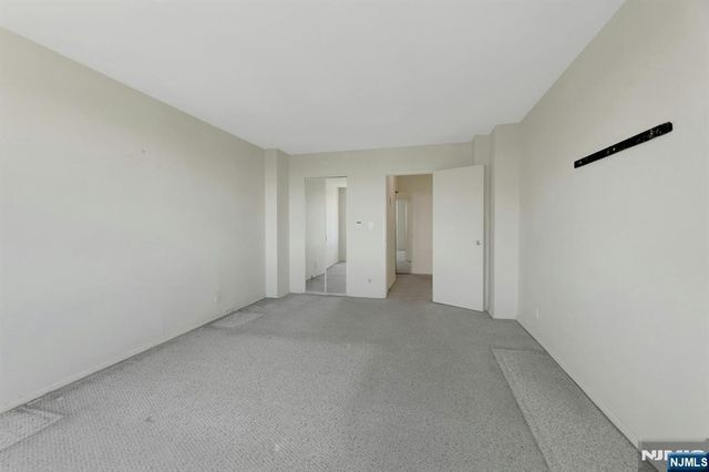 2000 Linwood Avenue 15 H, Fort Lee, NJ 07024