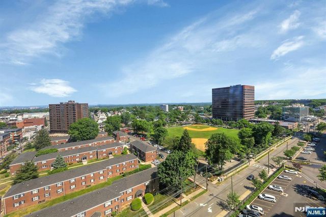 2000 Linwood Avenue 15 H, Fort Lee, NJ 07024