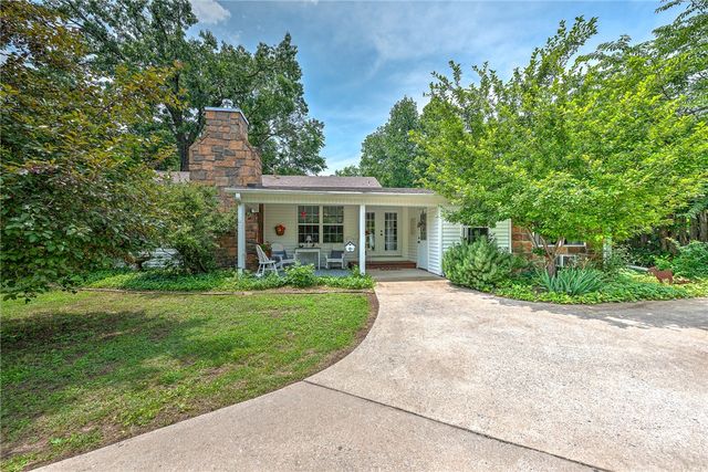 16247 Scotsdale Drive, Bella Vista, AR 72715