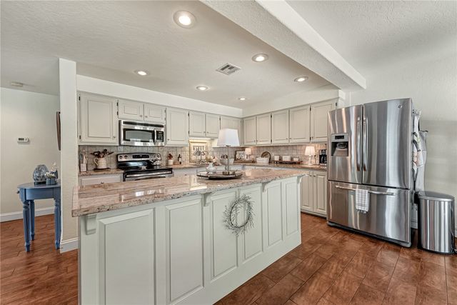 16247 Scotsdale Drive, Bella Vista, AR 72715