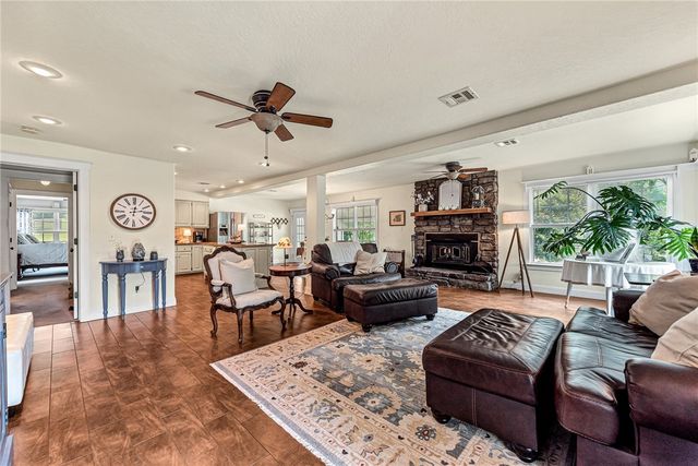 16247 Scotsdale Drive, Bella Vista, AR 72715