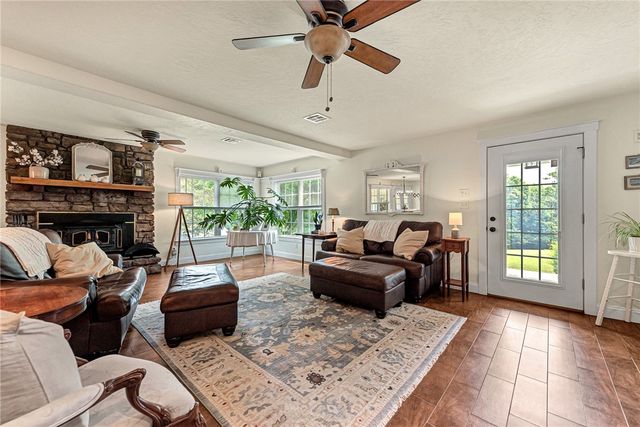 16247 Scotsdale Drive, Bella Vista, AR 72715