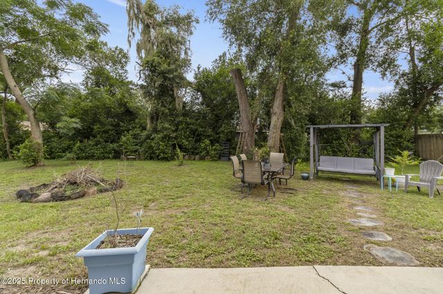 27286 Warner Avenue, Brooksville, FL 34602