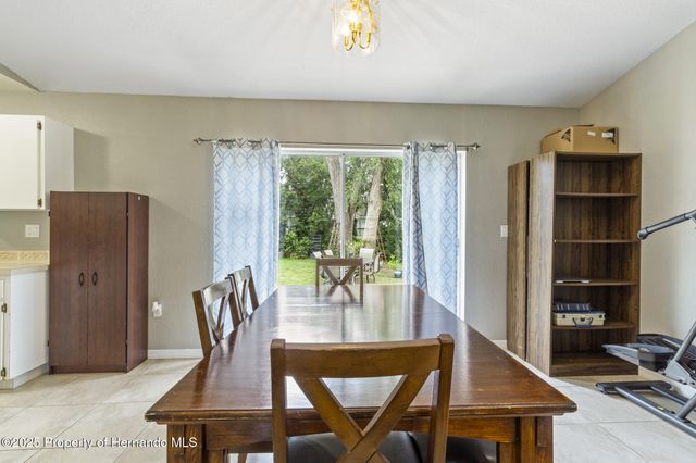 27286 Warner Avenue, Brooksville, FL 34602