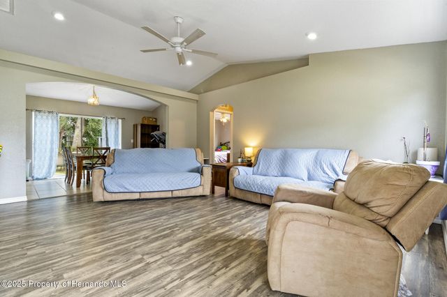 27286 Warner Avenue, Brooksville, FL 34602