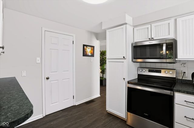 7105 Hague Road, Indianapolis, IN 46256