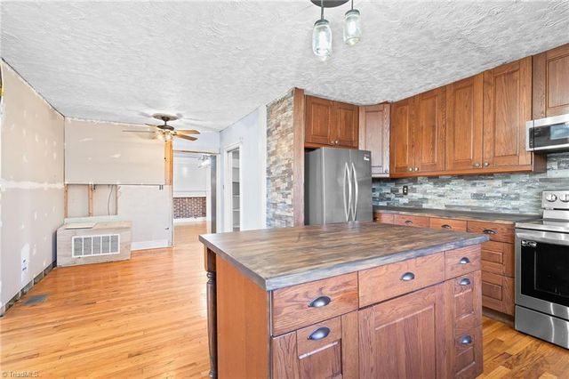 1579 Lake Road, Thomasville, NC 27360