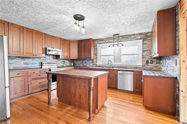 1579 Lake Road, Thomasville, NC 27360