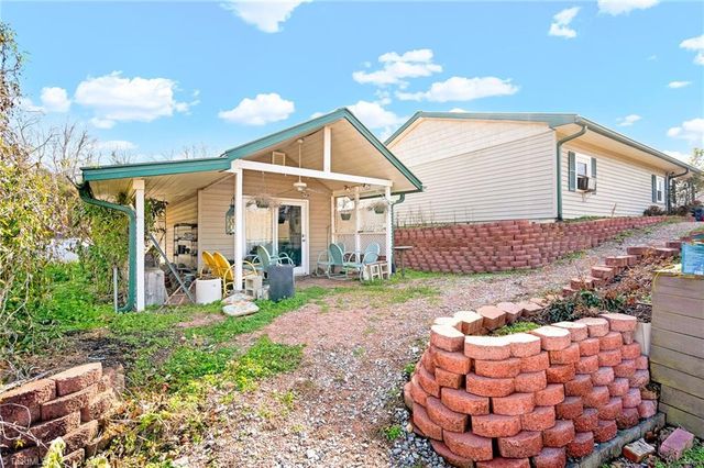 1579 Lake Road, Thomasville, NC 27360