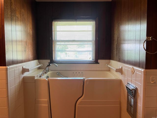 412 Highway 104, White Hall, AR 71602