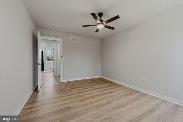 6 SHELDON DR, Newark, DE 19711