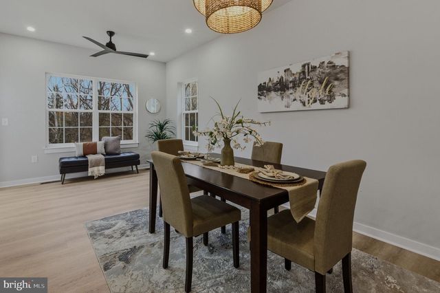 6 SHELDON DR, Newark, DE 19711