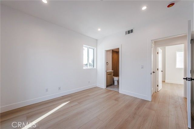 5209 W 20th Street A, Los Angeles, CA 90016