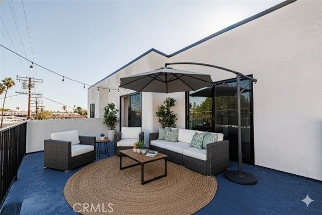 5209 W 20th Street A, Los Angeles, CA 90016