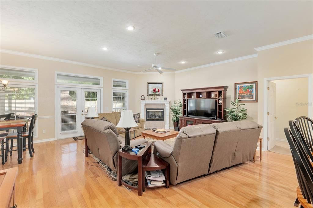 Image 19 of property listing at Address unavailable.