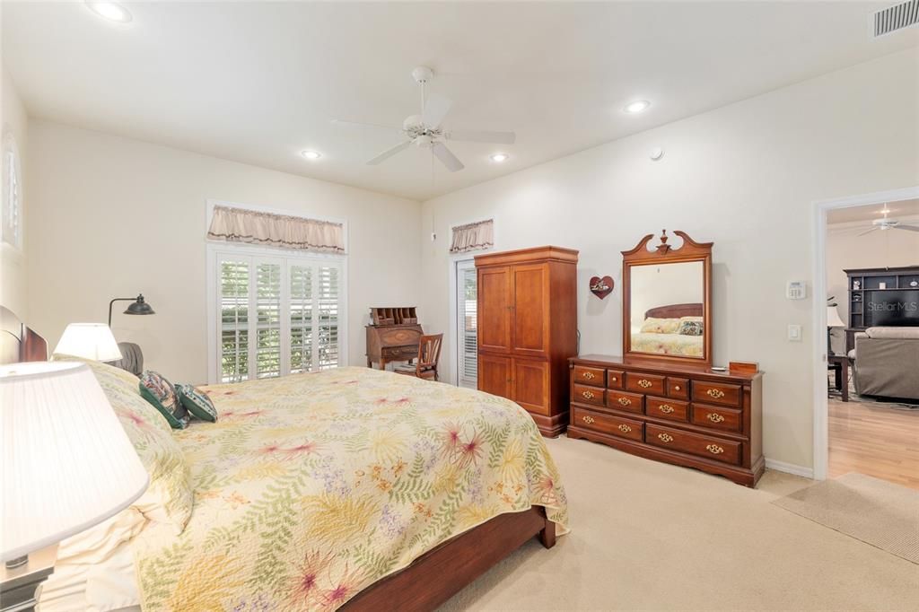 Image 34 of property listing at Address unavailable.