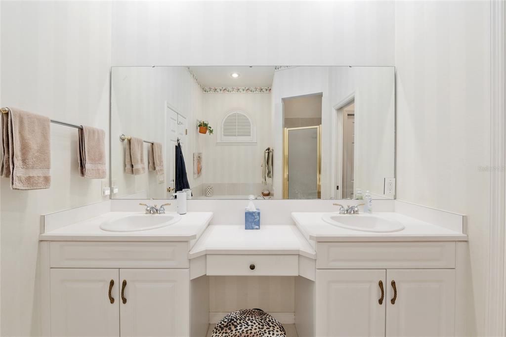 Image 39 of property listing at Address unavailable.