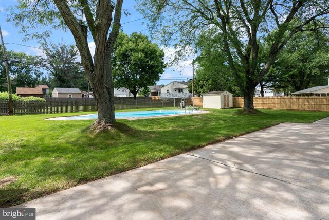 160 CHURCH RD, North Wales, PA 19454