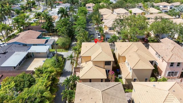 1282 Grant Ct, Hollywood, FL 33019