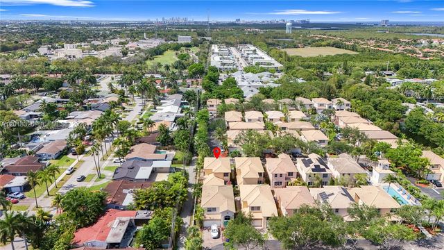 1282 Grant Ct, Hollywood, FL 33019