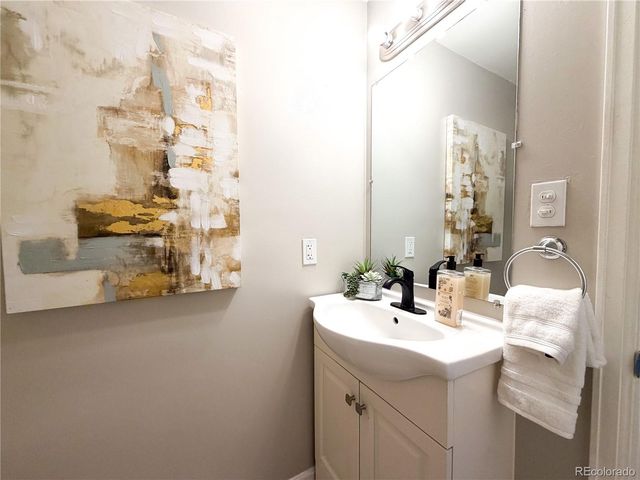 1373 Florence Street, Aurora, CO 80010