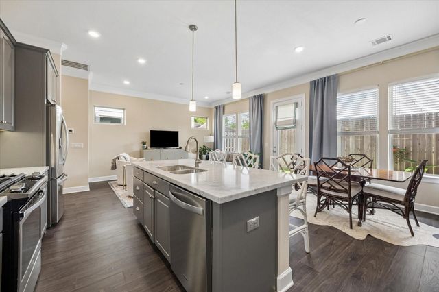 815 Shallow Hollow Drive, Houston, TX 77018