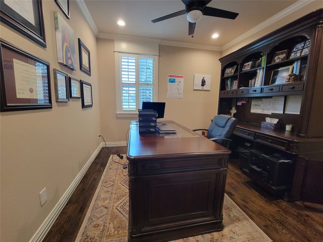 1111 Hayfield Drive, Midlothian, TX 76065