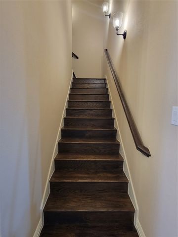 1111 Hayfield Drive, Midlothian, TX 76065