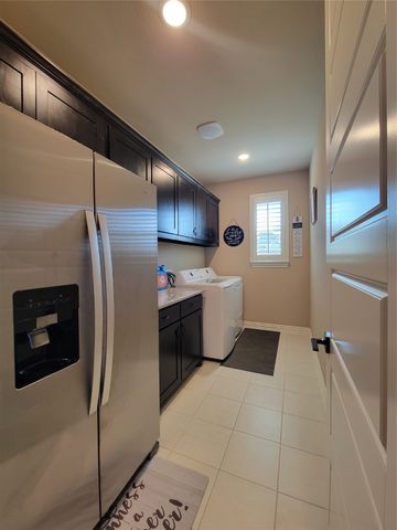 1111 Hayfield Drive, Midlothian, TX 76065